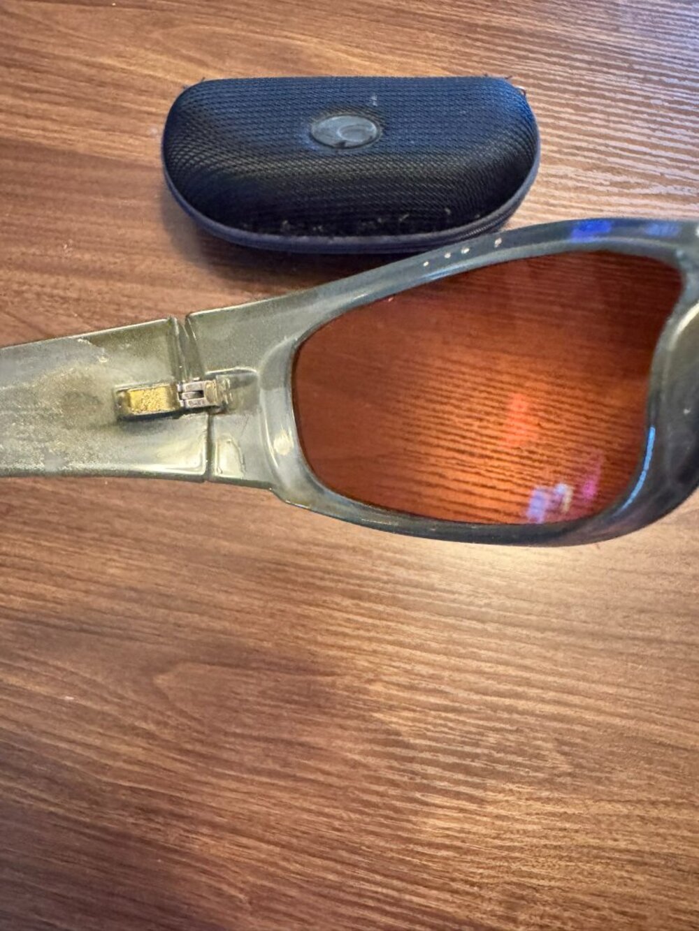 Costa Del Mar Gray Striped Wrap Sunglasses Read Condition With Case - Picture 6 of 13